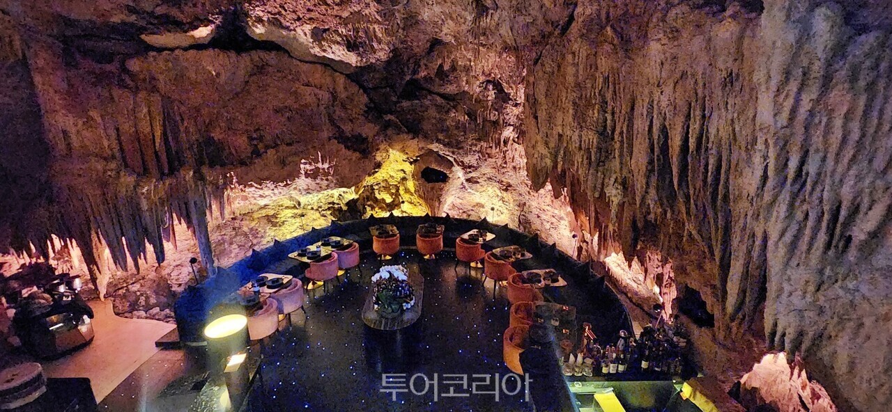 더엣지 동굴 컨셉의 ‘더 케이브 레스토랑’/사진-투어코리아