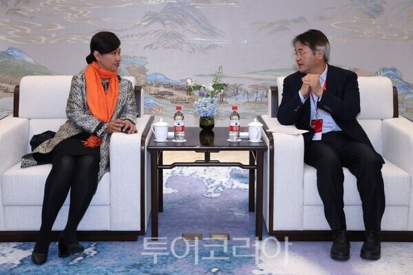 사무총장 면담한 이동환 시장/투어코리아뉴스 정명달 기자