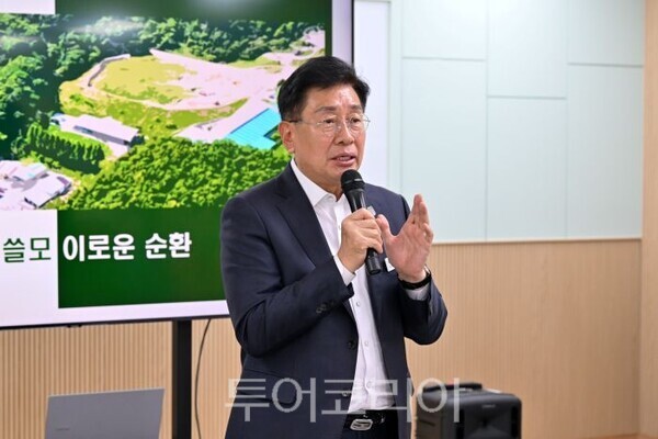 현장체감 자원순환교육하는 전진선 군수/투어코리아뉴스 김경남 기자