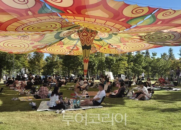 김포시가 지난 9월 19일부터 21일까지 3일간 김포한강중앙공원과 라베니체 수변, 장기도서관 등을 무대로 제12회 대한민국 독서대전을 개최했다.