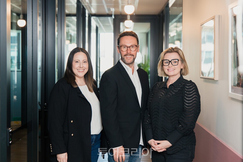 로스앤젤레스관광청 APAC팀 . (왼쪽부터) 캐슬린 브라운, 크레이그 기본스, 미팬위 맥그리거/사진-로스앤젤레스관광청