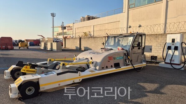 지상조업장비용 전기차 충전기/투어코리아뉴스 김경남 기자