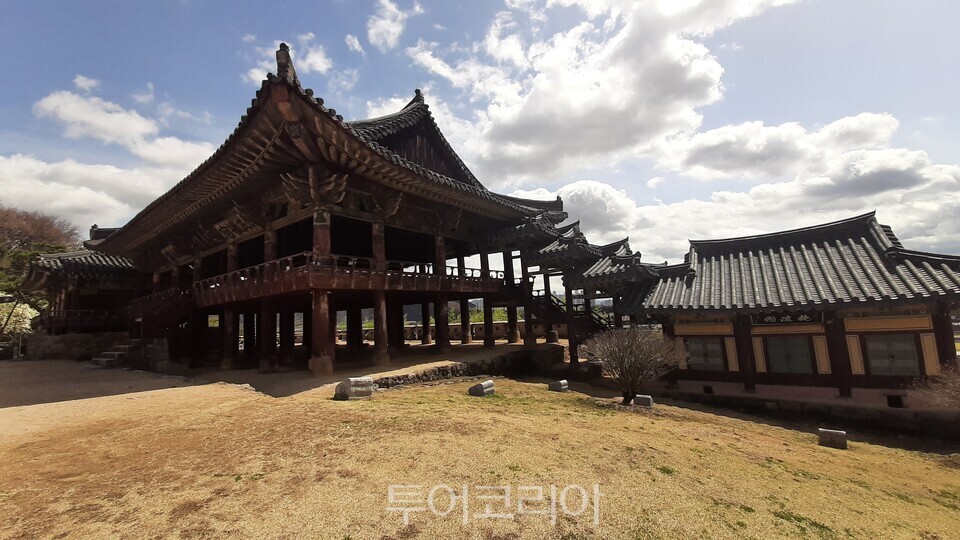 밀양시, '치유형 체류관광도시'로 전환... 올해 관광객 1,800만 유치 목표 - 뉴스 썸네일 이미지