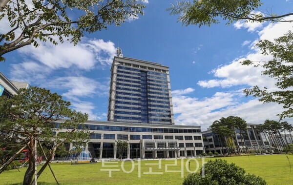 전북자치도, 이리공고 'AI+이차전지' 마이스터고 지정 재도전 - 뉴스 썸네일 이미지