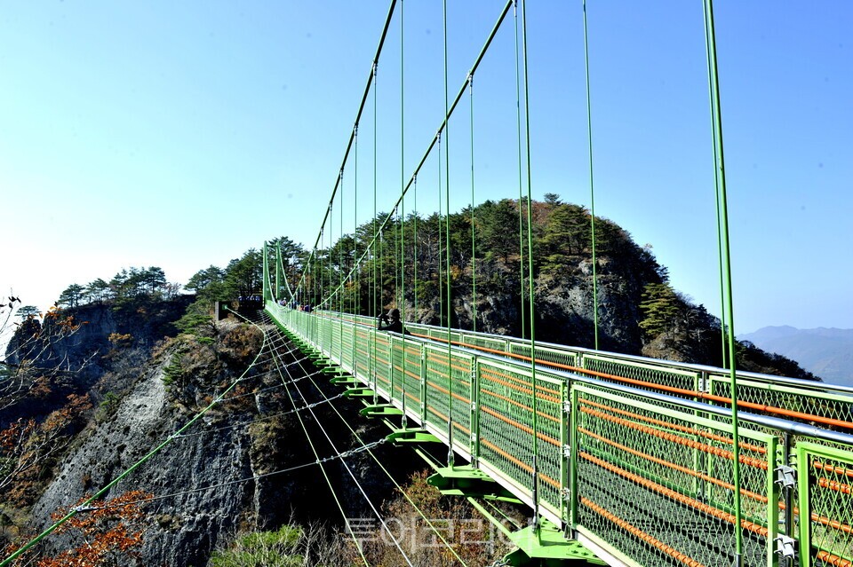 [투어코리아=유경훈 기자 ] 청량산 하늘다리 ⓒ투어코리아
