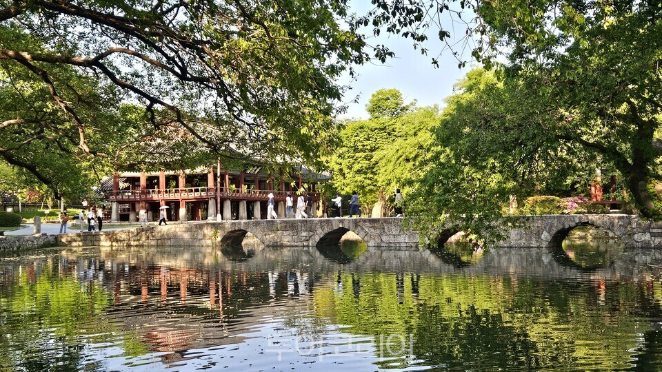 우리나라에서 가장 깊은 역사와 전통을 자랑하는 제96회 춘향제가 오는 30일 남원의 봄을 화려하게 수놓는다.  남원 광한루원. 사진=유경훈 기자