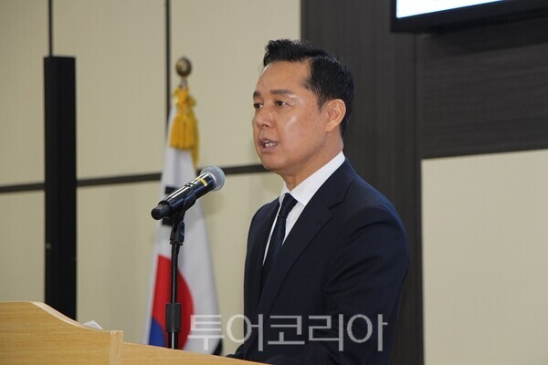 7일 오후 7시, 인천문화예술회관 회의장에서 열린 ‘2026 인천국제무용페스티벌(IIDF)’ 발대식에서 박태희 조직위원장이 개회사를 하고 있다. 2026.05.07. / 투어코리아 이창호 기자