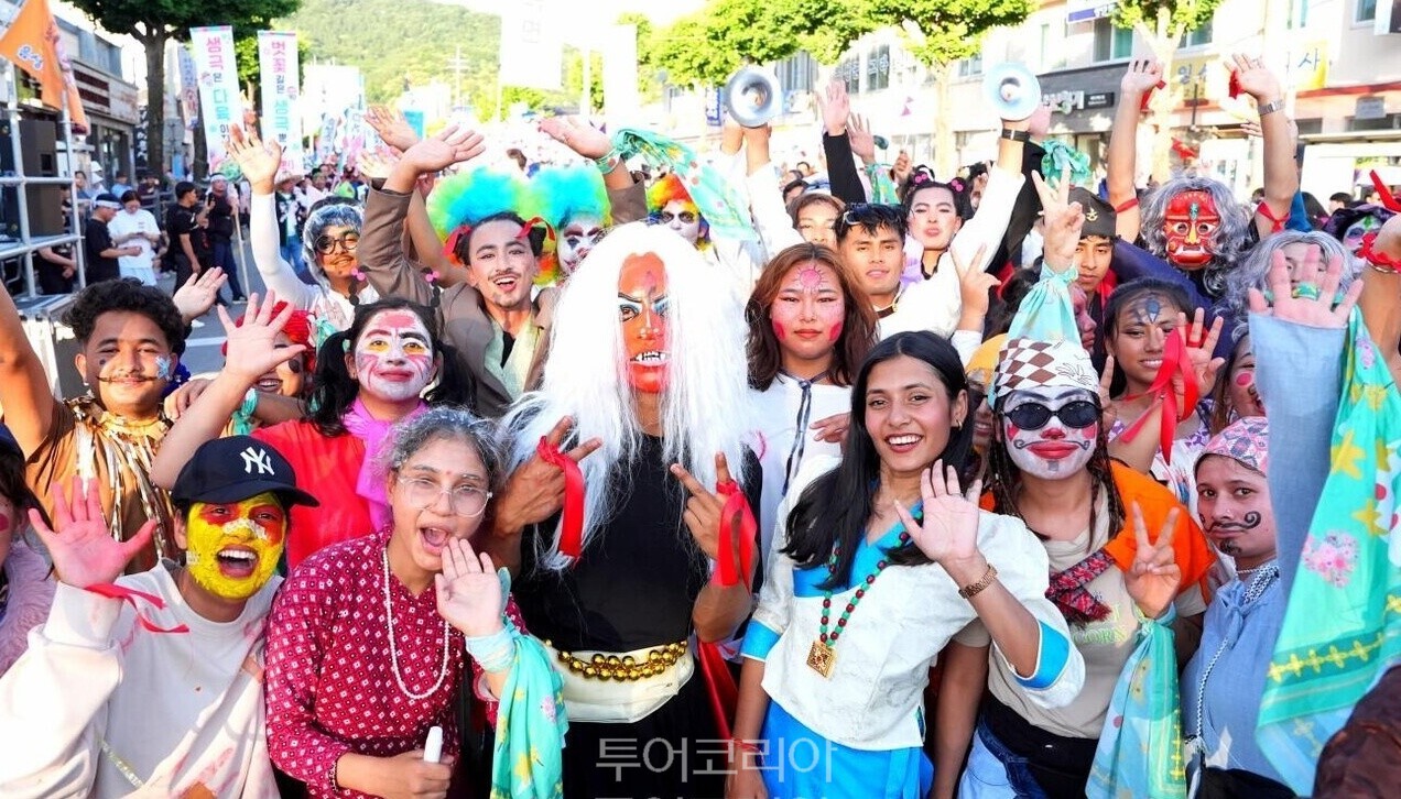 6월엔 음성이 더 재밌다…품바축제 보고 숲·성지·수소뮤지엄까지 하루 꽉 채우는 여행