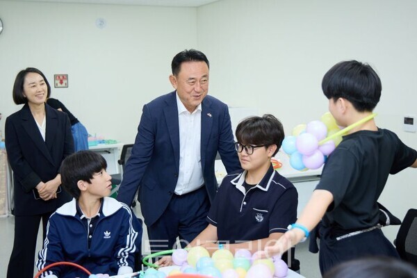 여주 청소년 1천여 명, 45개 체험부스서 미래 직업 직접 만났다