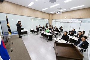 김포시의회, ‘생성형 AI 시대 핵심 트렌드와 지방정부 혁신전략’ 주제 강연 개최